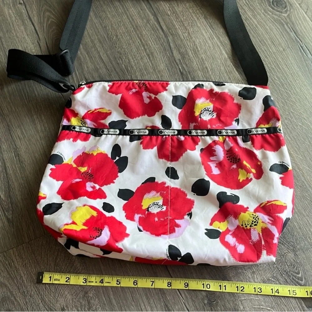 NWOT LeSportSac Floral Crossbody Bag